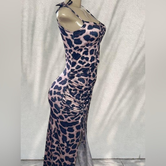 🐆 Leopard Print Ruched Maxi Dress | Side Slit 🐆 - Picture 4 of 5